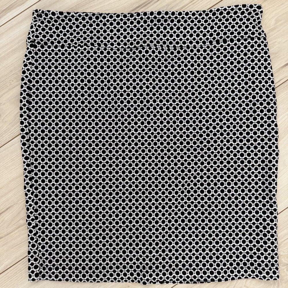 Soho Apparel Ltd. Black & White Short Stretchy Skirt Business Casual Sz XL